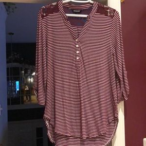 Quarter sleeve striped shirt